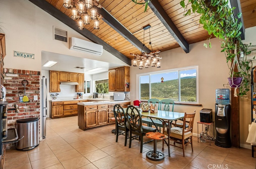 5605 Elizabeth Lake Rd, Palmdale CA  93551-7102 exterior