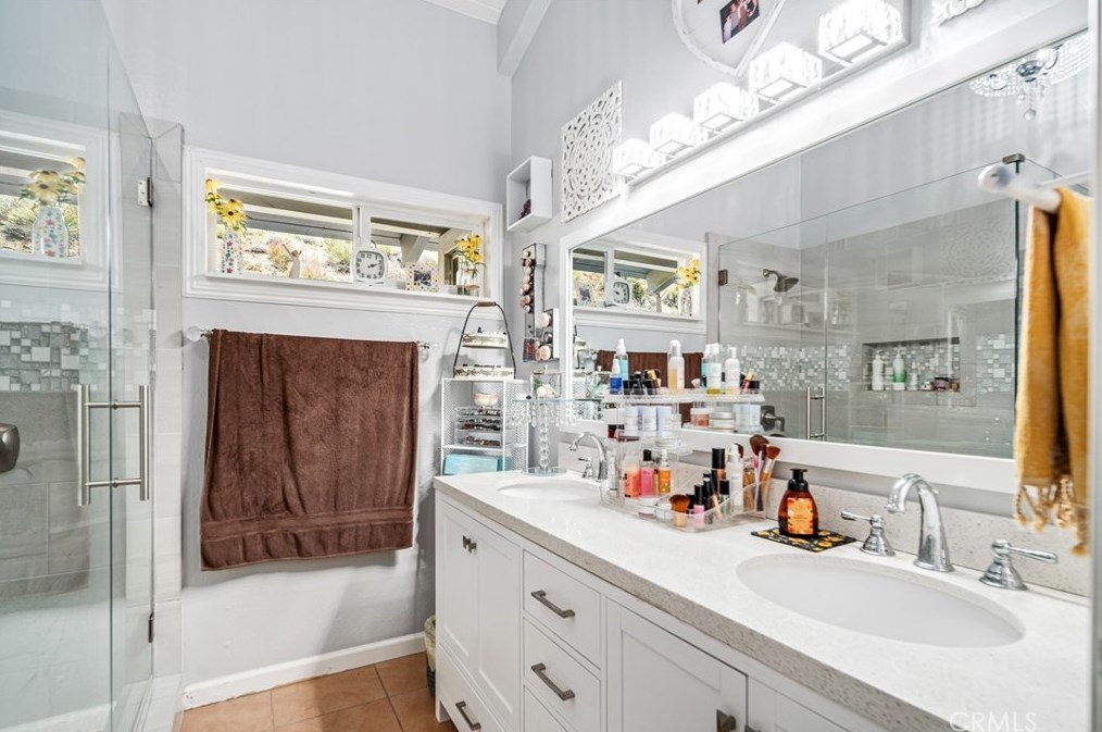 5605 Elizabeth Lake Rd, Palmdale CA  93551-7102 exterior