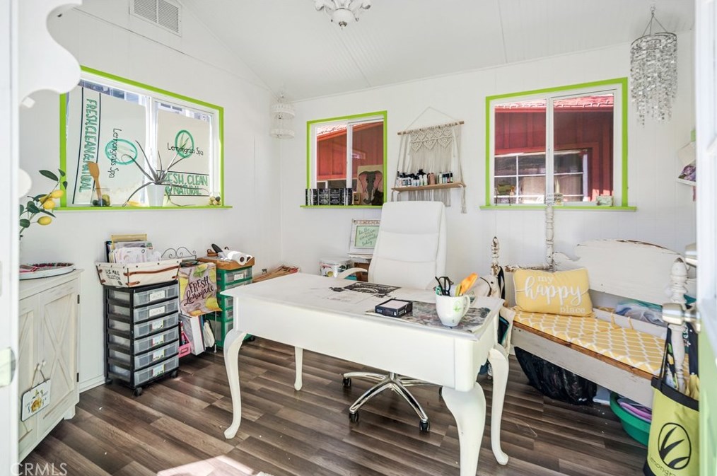 5605 Elizabeth Lake Rd, Palmdale CA  93551-7102 exterior