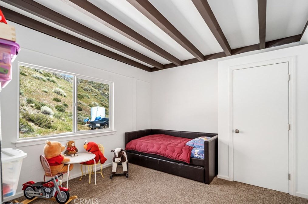 5605 Elizabeth Lake Rd, Palmdale CA  93551-7102 exterior