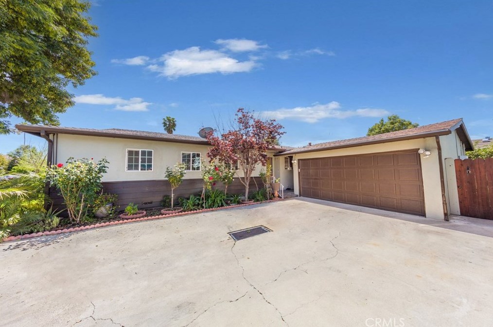 7247 Donna Ave, Los Angeles, CA 91335