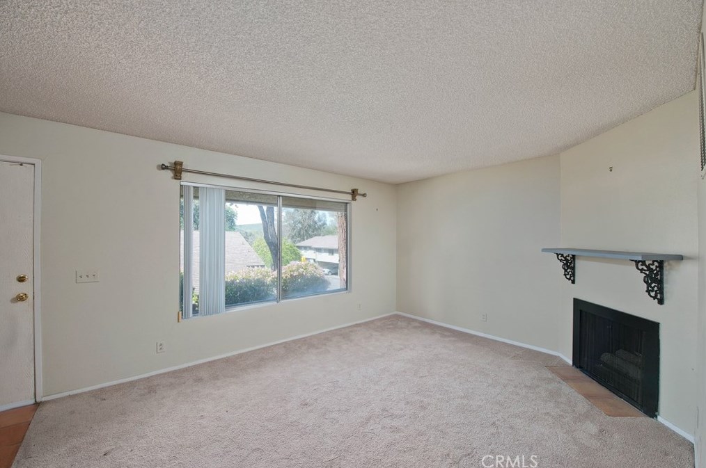 2595 La Paloma Cir, Thousand Oaks, CA 91360-1533