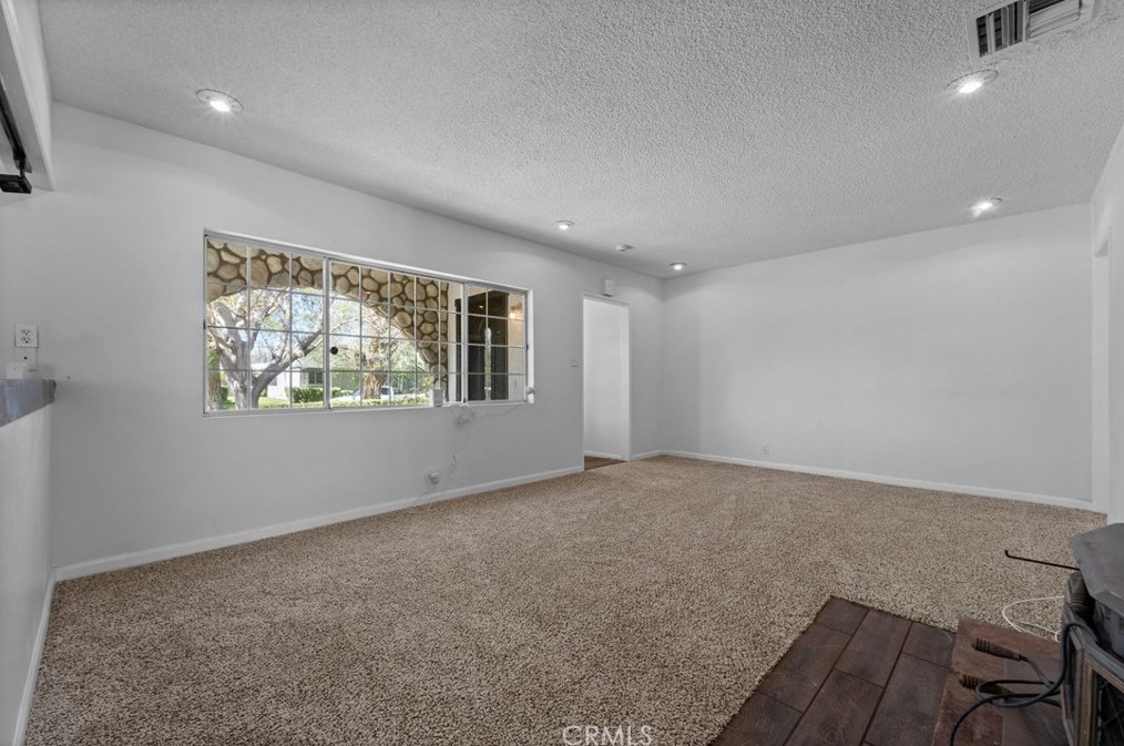 45010 Kingtree Ave, Lancaster CA  93534-2240 exterior