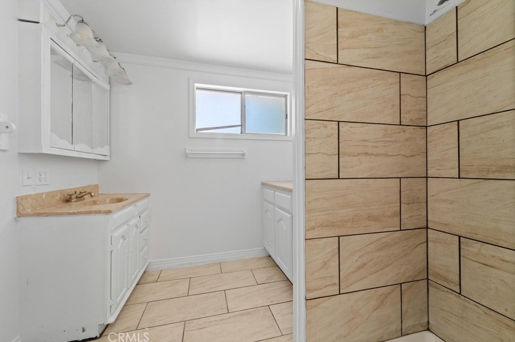 45010 Kingtree Ave, Lancaster CA  93534-2240 exterior