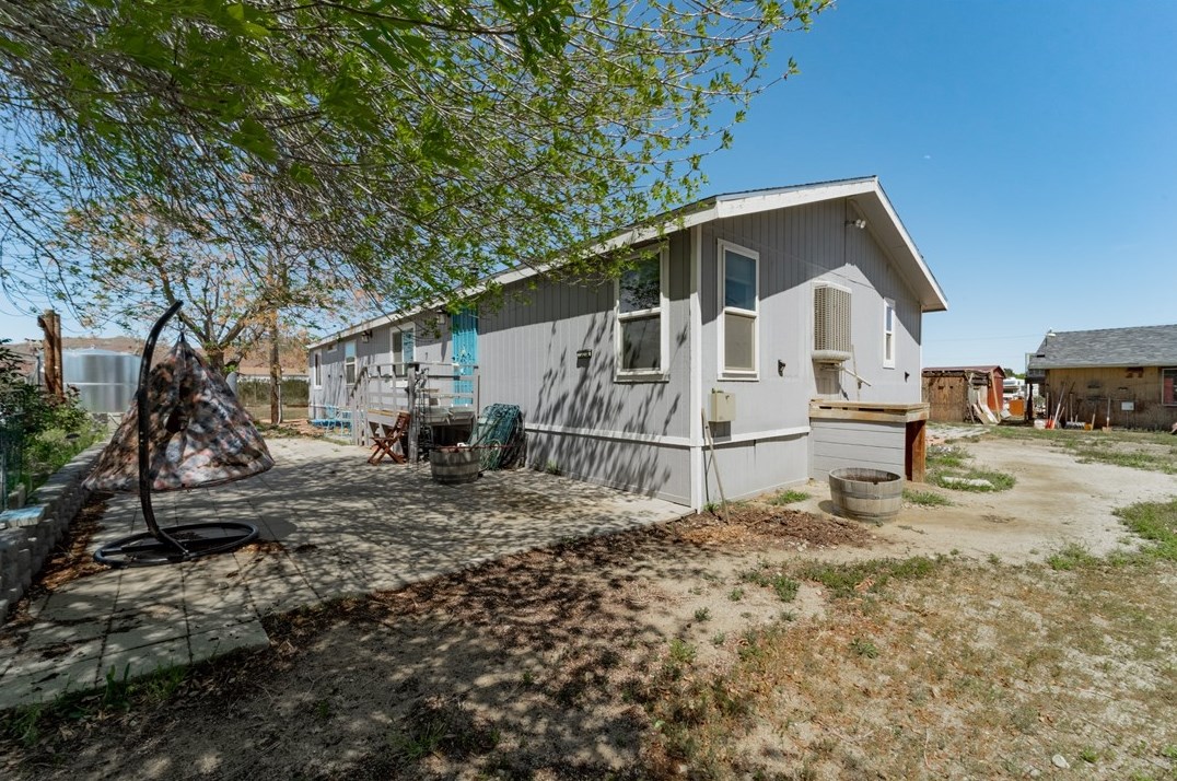 5420 62nd St, Tropico Village, CA 93560