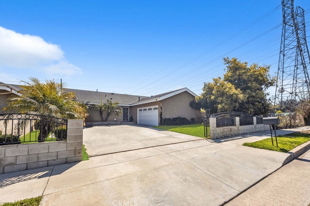 6900 Atlantic Pl, Long Beach, CA 90805-1435
