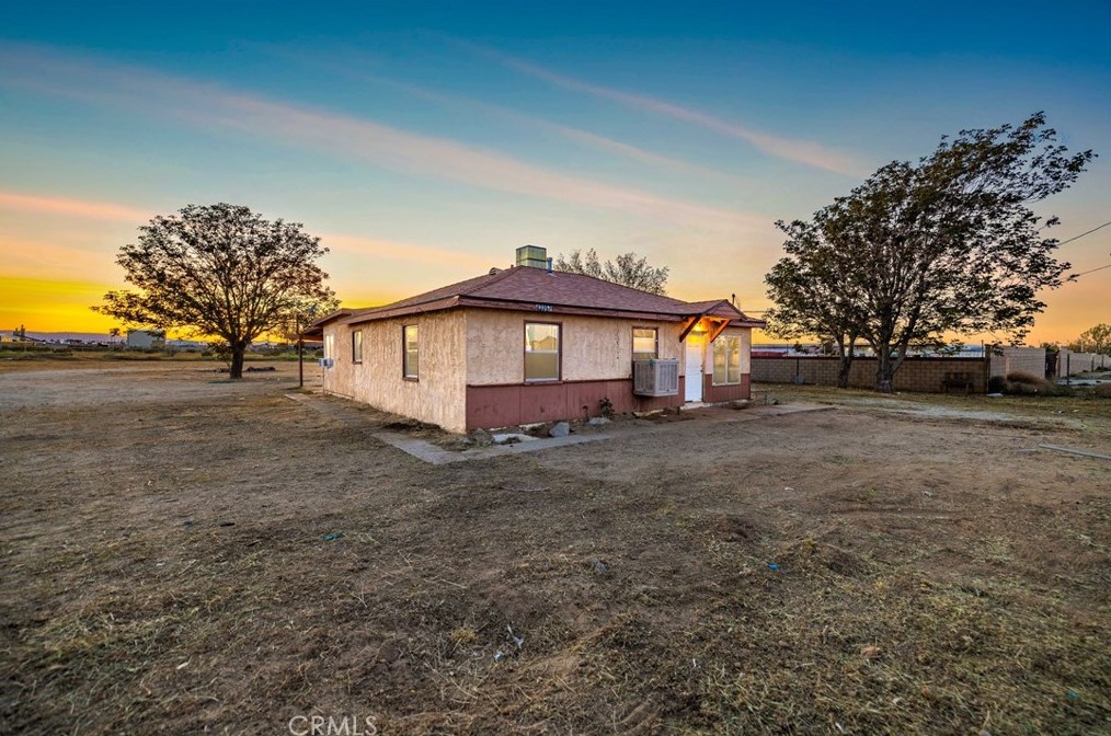 42257 8th St, Lancaster, CA 93535-5441
