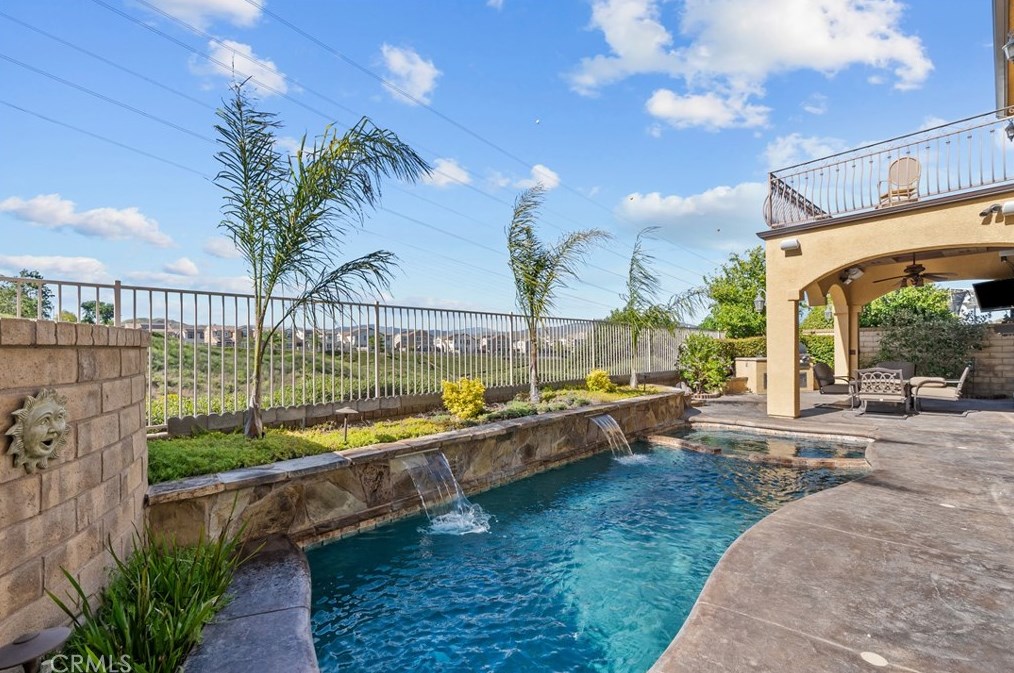 24205 English Rose Pl, Santa Clarita CA  91354-4921 exterior