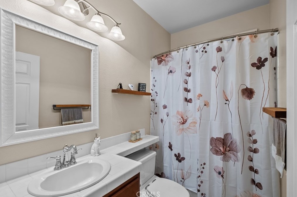 24205 English Rose Pl, Santa Clarita CA  91354-4921 exterior