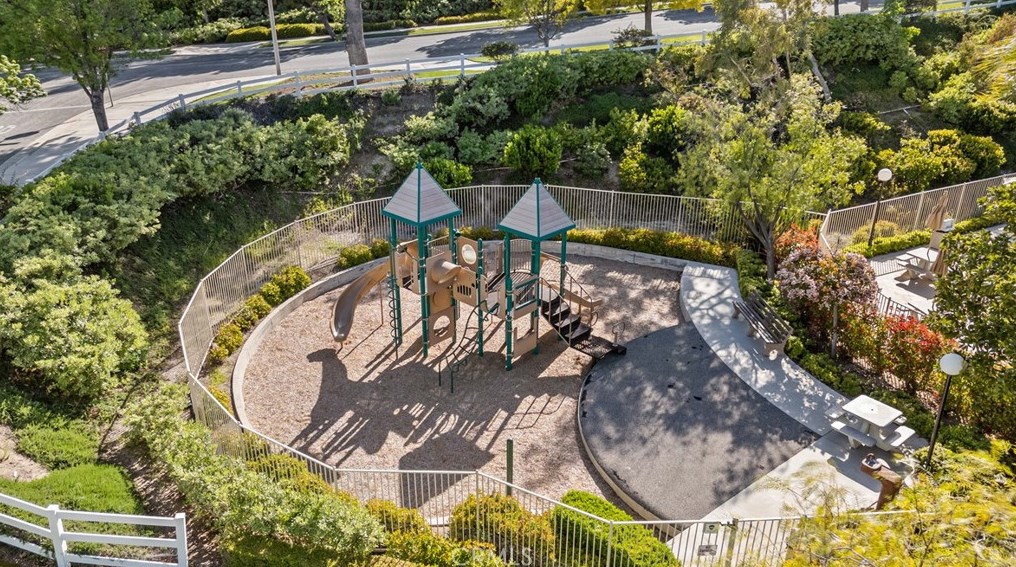 24205 English Rose Pl, Santa Clarita CA  91354-4921 exterior