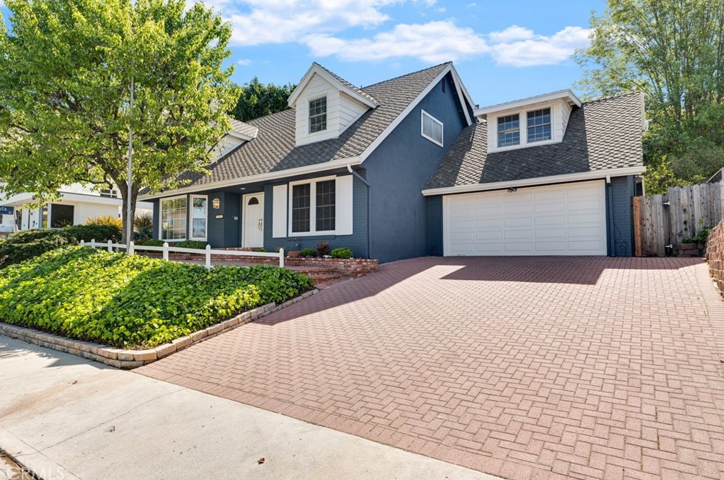 3192 Dona Marta Dr, North Hollywood, CA 91604