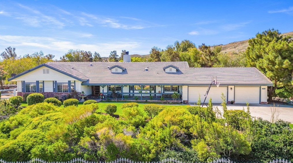 344 E Lago Lindo Rd, Palmdale, CA 93550