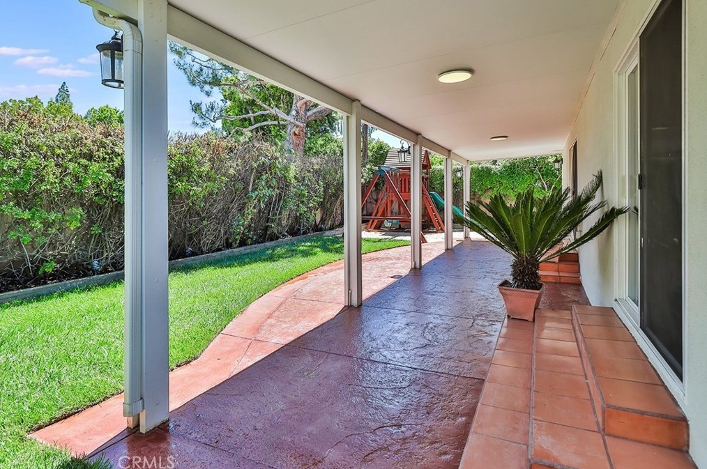 5400 Garden Grove Ave, Los Angeles CA  91356-3606 exterior