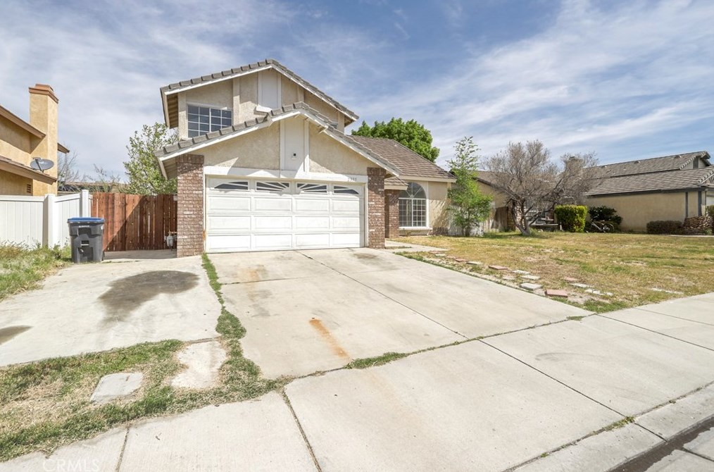 2335 Langhorn St, Lancaster, CA 93535-1736