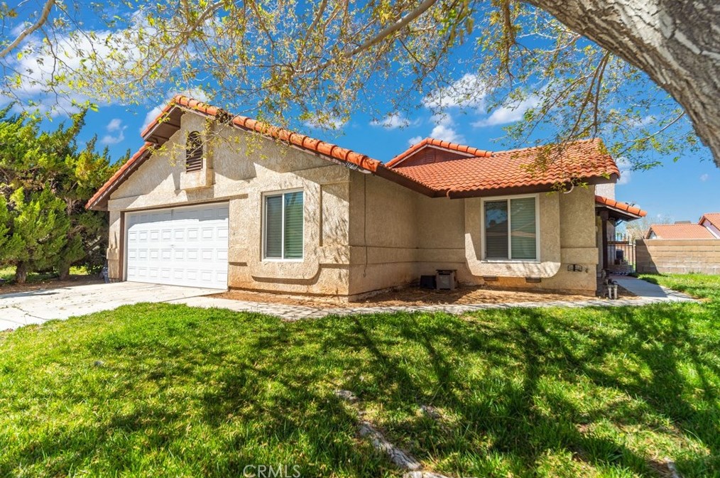 3023 Avenue, Palmdale, CA 93550-5643