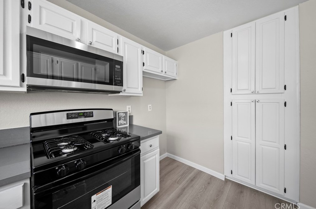 43611 Park Ave, Lancaster CA  93534-5075 exterior