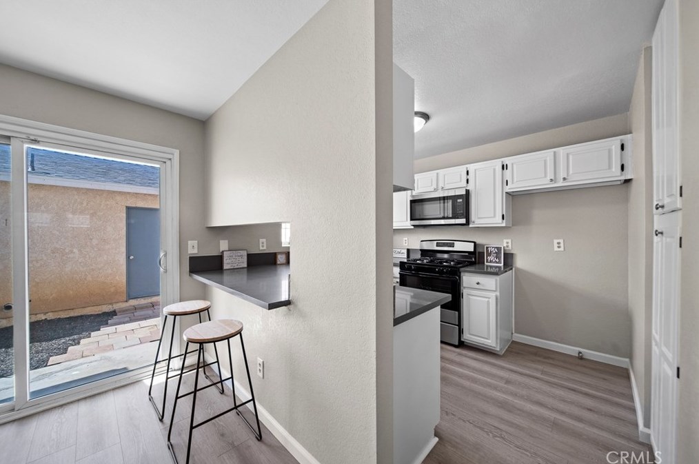 43611 Park Ave, Lancaster CA  93534-5075 exterior