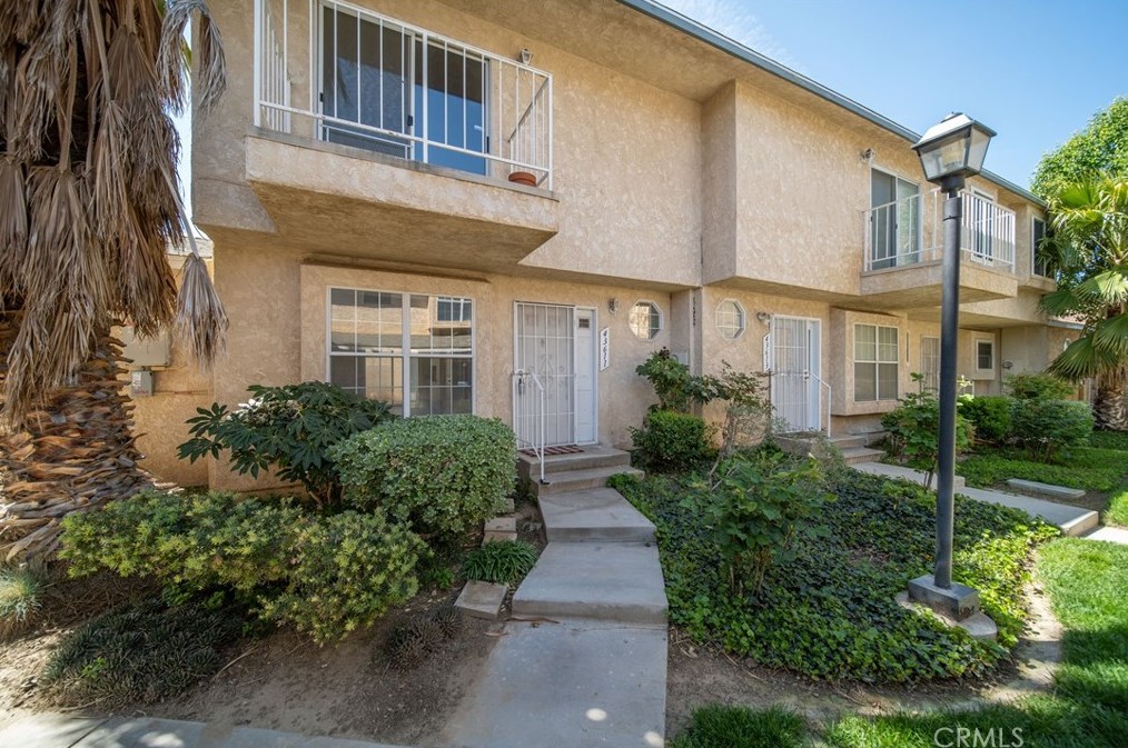 43611 Park Ave, Lancaster CA  93534-5075 exterior