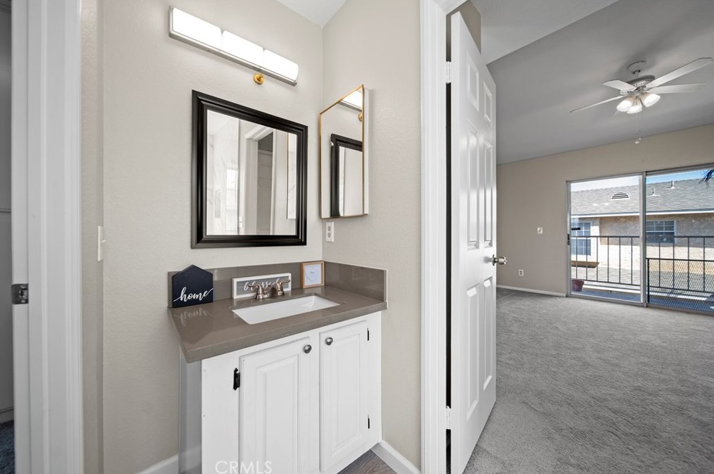 43611 Park Ave, Lancaster CA  93534-5075 exterior