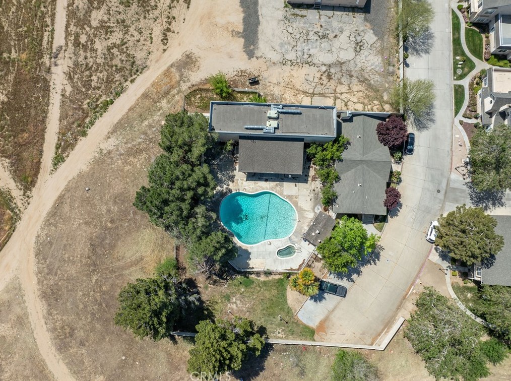 43611 Park Ave, Lancaster CA  93534-5075 exterior