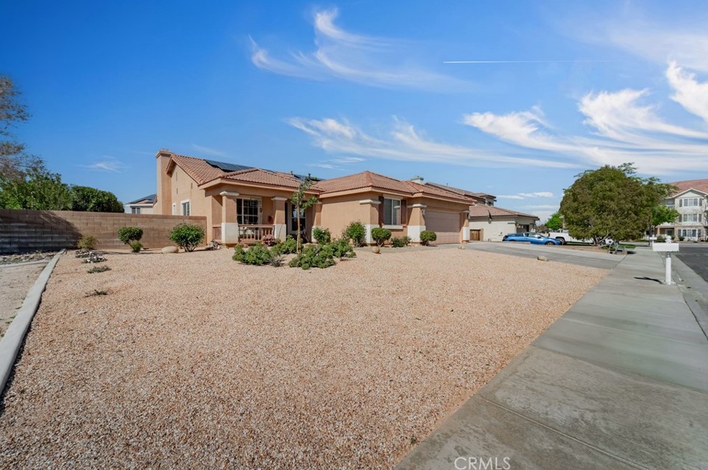 311 Bogie St, Palmdale, CA 93551-2915