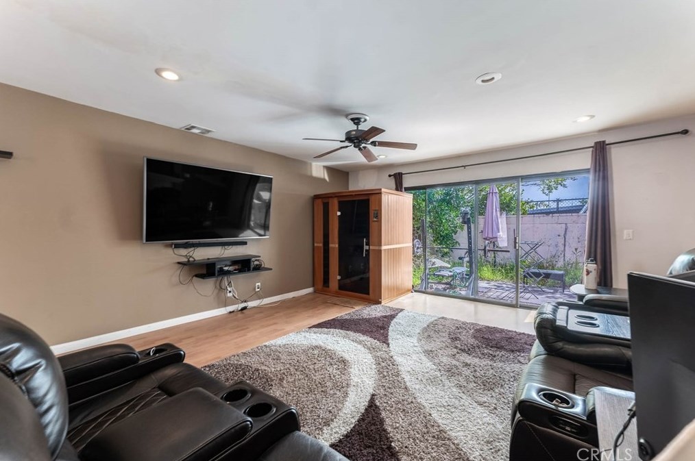 9906 Owensmouth Ave #16, Chatsworth, CA 91311
