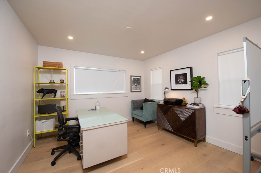 1215 Vis Superba, Glendale CA 91205 exterior