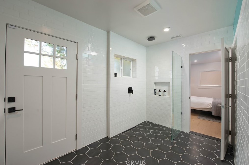 1215 Vis Superba, Glendale CA 91205 exterior