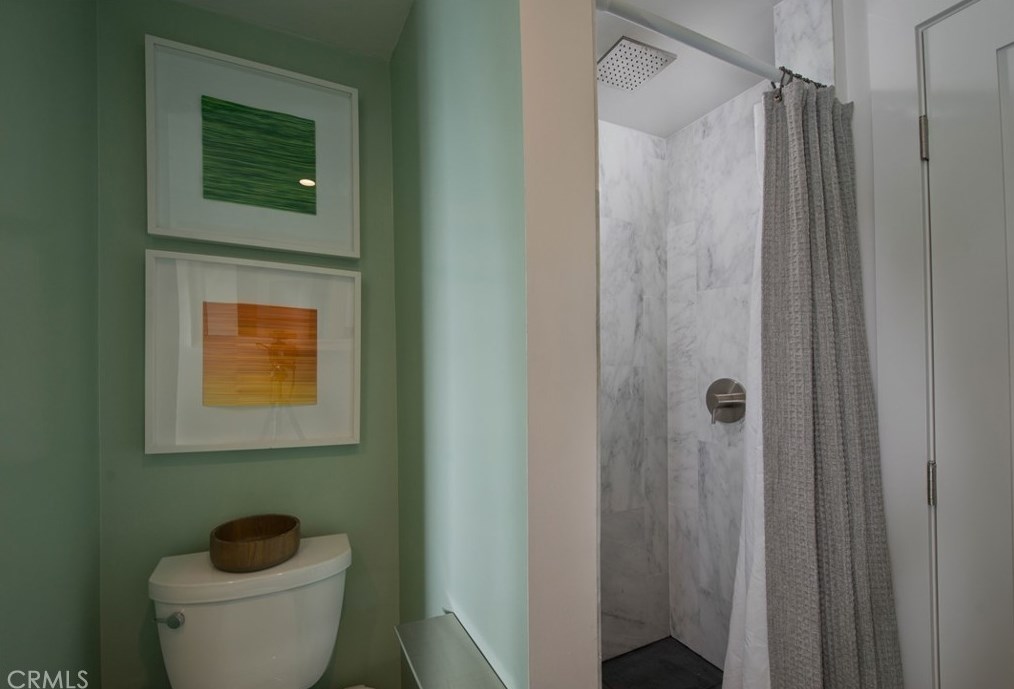 1215 Vis Superba, Glendale CA 91205 exterior