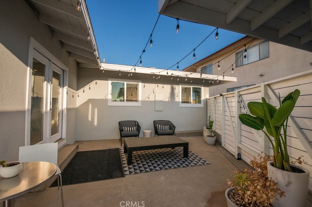 1215 Vis Superba, Glendale CA 91205 exterior