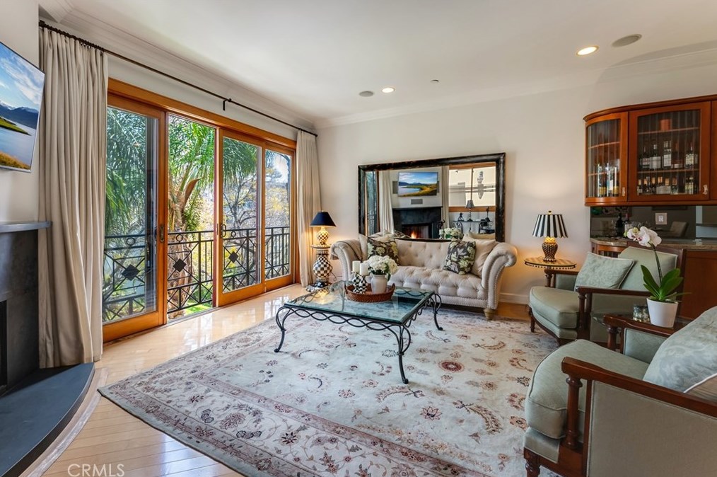 411 N Oakhurst Dr #409, Beverly Hills, CA 90210