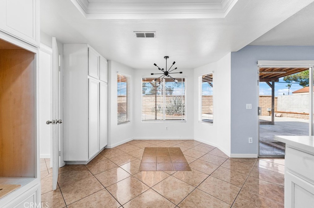 3035 Maricotte Dr, Palmdale CA  93550-2437 exterior