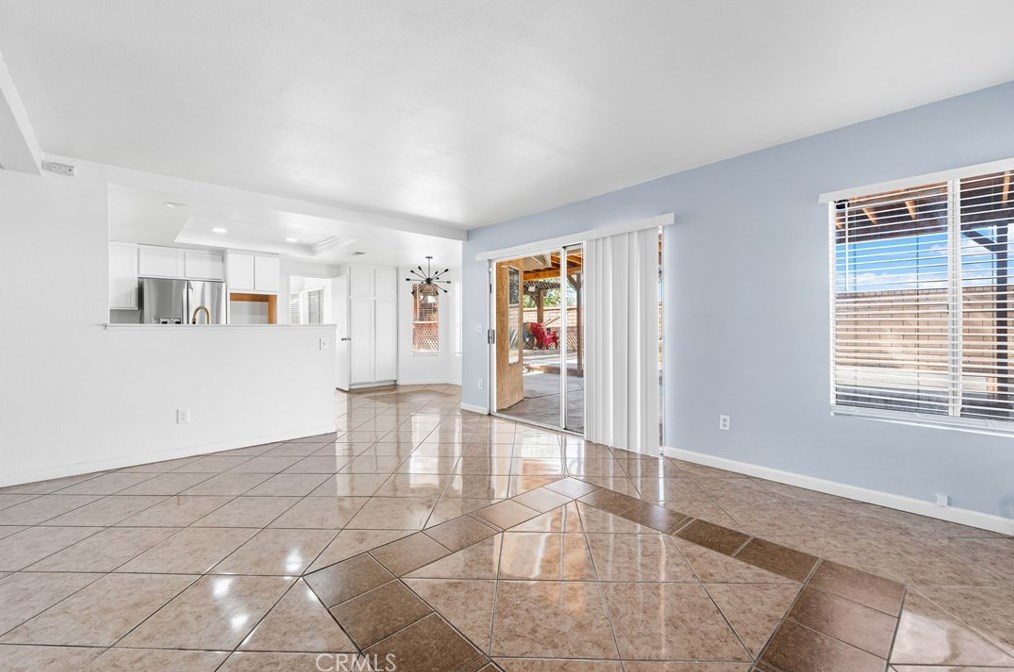 3035 Maricotte Dr, Palmdale CA  93550-2437 exterior