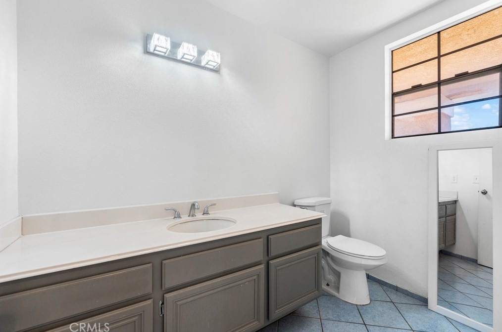 3035 Maricotte Dr, Palmdale CA  93550-2437 exterior