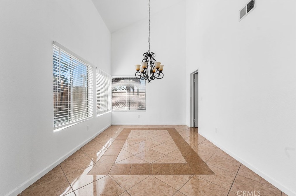 3035 Maricotte Dr, Palmdale CA  93550-2437 exterior