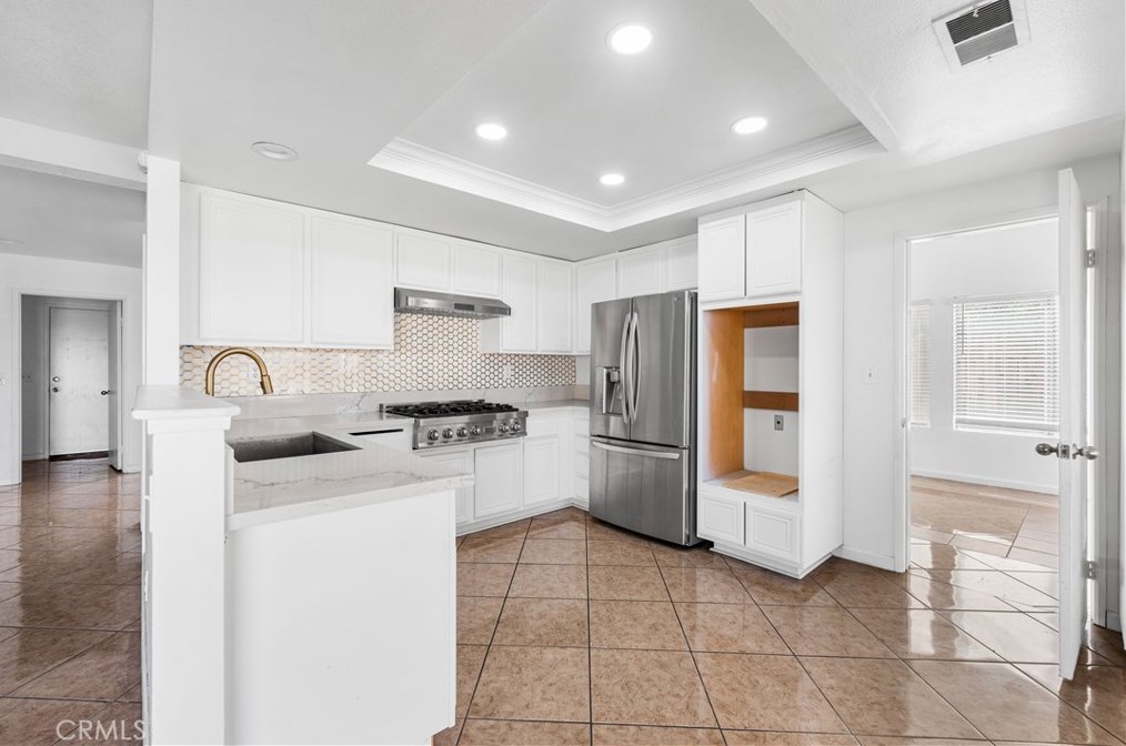 3035 Maricotte Dr, Palmdale CA  93550-2437 exterior