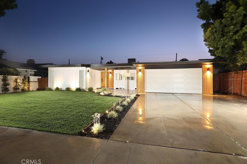 10415 Bevis Ave, San Fernando, CA 91345