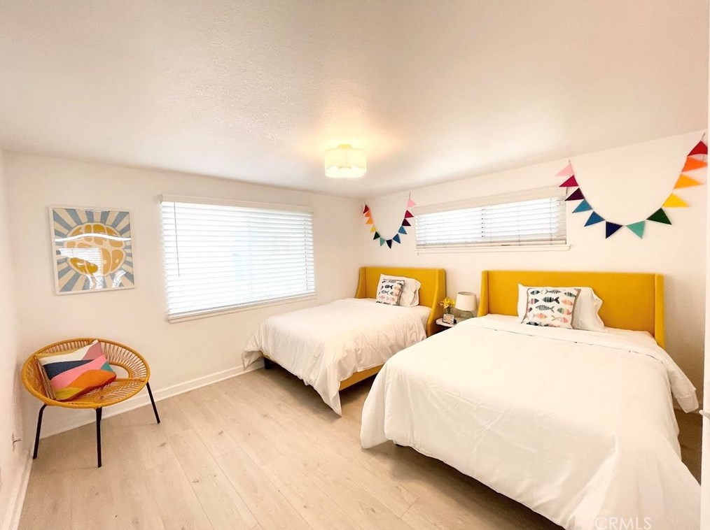 320 Rossmore Dr, Oxnard CA  93035-4465 exterior