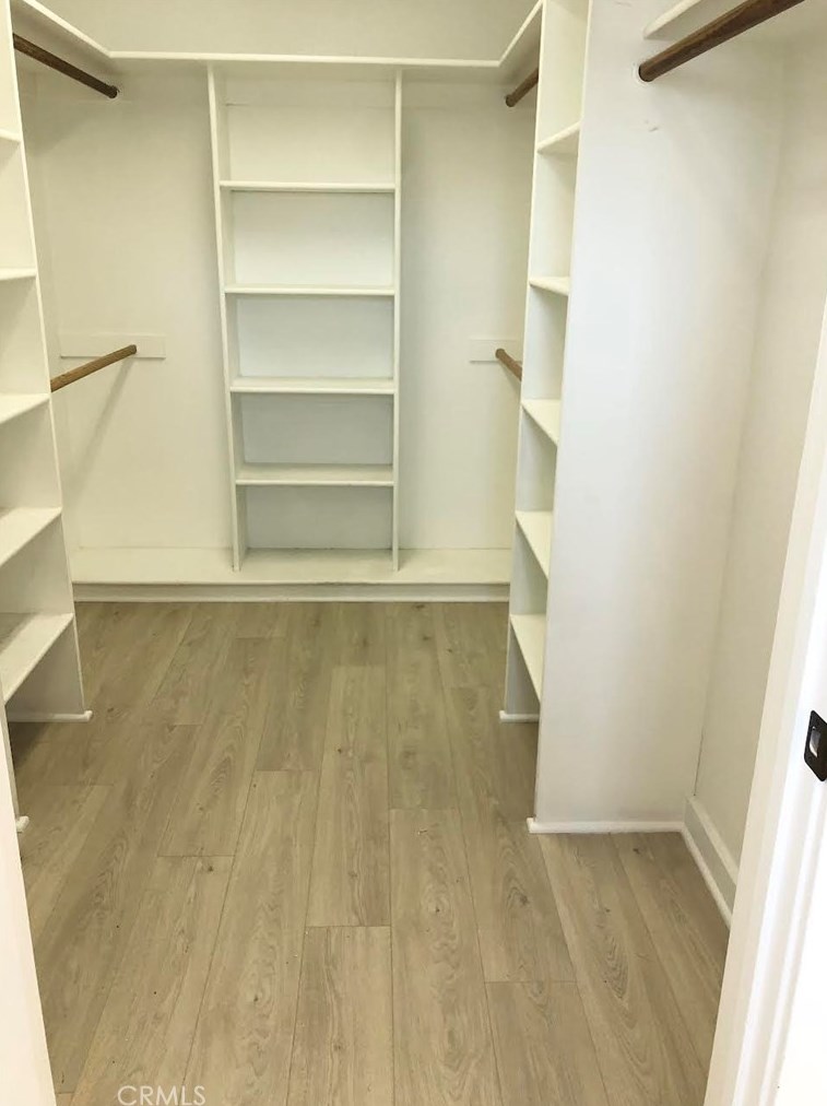 320 Rossmore Dr, Oxnard CA  93035-4465 exterior