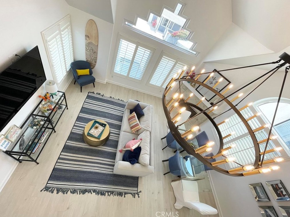 320 Rossmore Dr, Oxnard CA  93035-4465 exterior