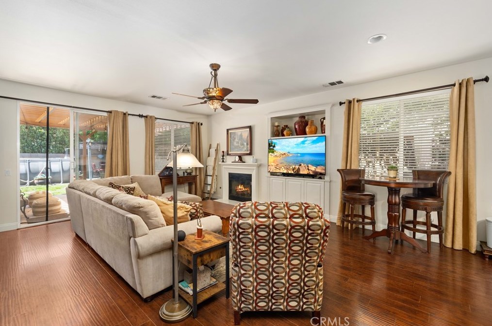 44029 Chaparral Dr, Lancaster CA  93536-6275 exterior