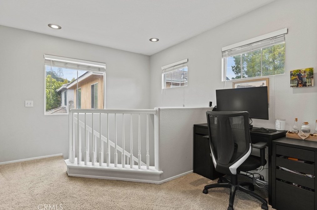 28482 Mayfair Dr, Santa Clarita CA  91354-1519 exterior