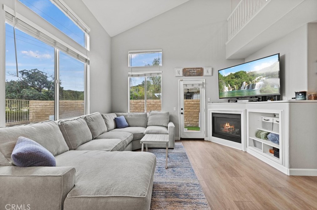 28482 Mayfair Dr, Santa Clarita CA  91354-1519 exterior