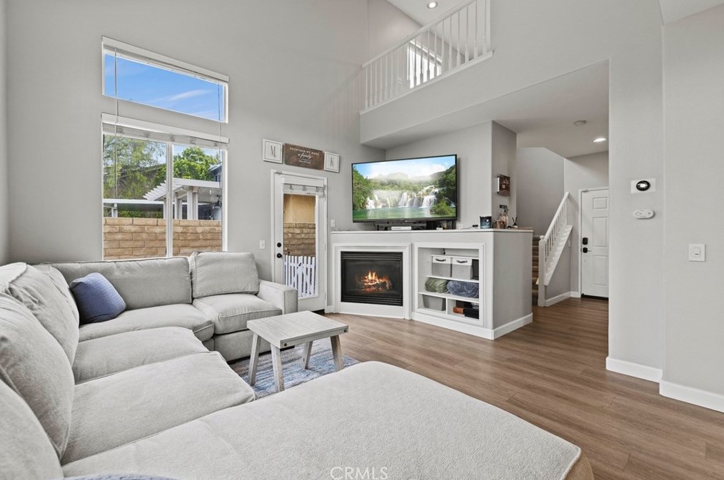 28482 Mayfair Dr, Santa Clarita CA  91354-1519 exterior