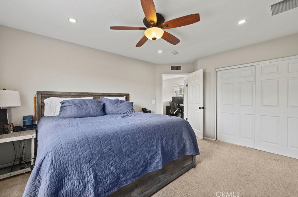 28482 Mayfair Dr, Santa Clarita CA  91354-1519 exterior