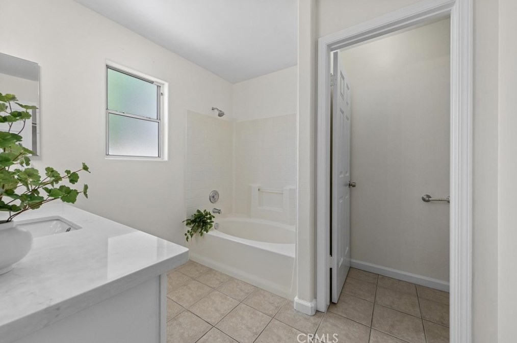 5600 Summer Cypress Dr, Bakersfield CA  93313-5188 exterior