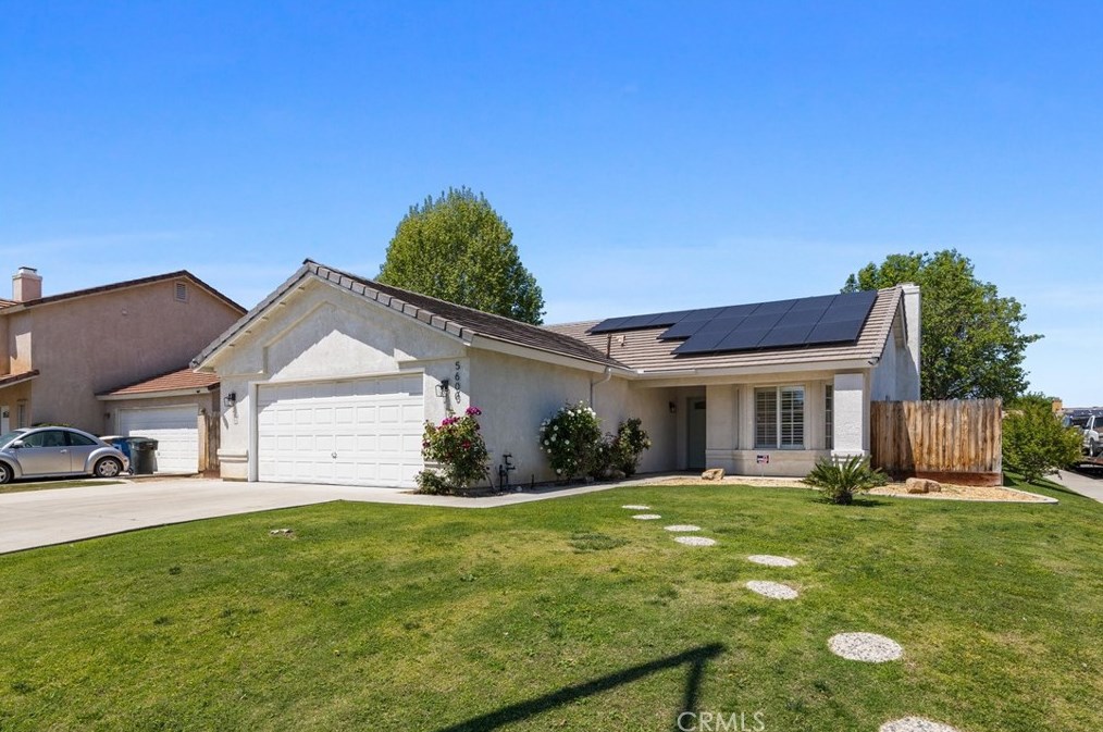 5600 Summer Cypress Dr, Bakersfield, CA 93313-5188