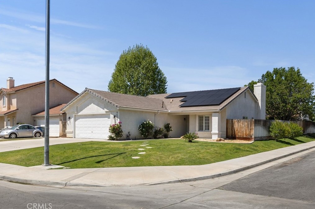 5600 Summer Cypress Dr, Bakersfield CA  93313-5188 exterior