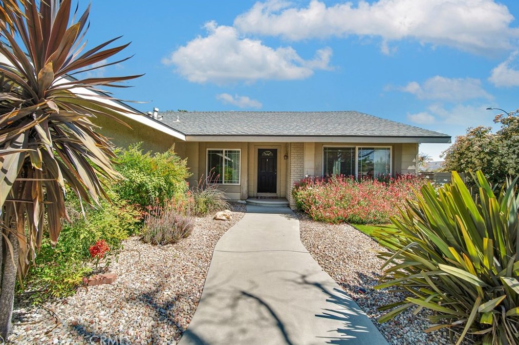 20733 Benz Rd, Santa Clarita, CA 91350-1420