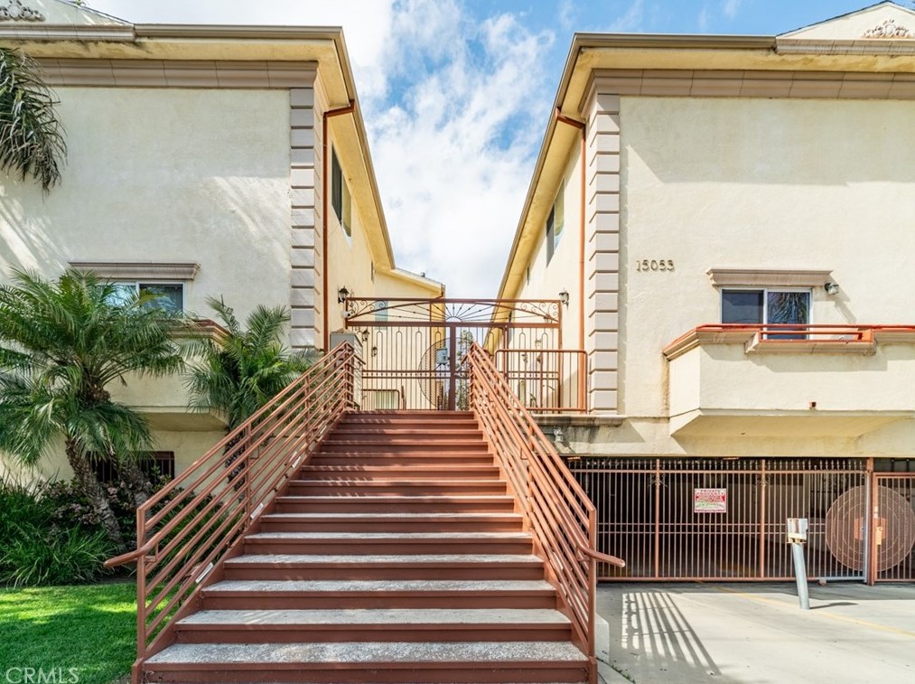 15053 Victory Blvd #13, Van Nuys, CA 91411
